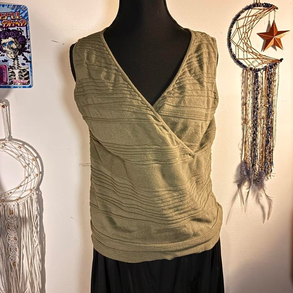 Forrest Green Tailor B. Moss V-Neck Sleeveless Sweater Top (L)